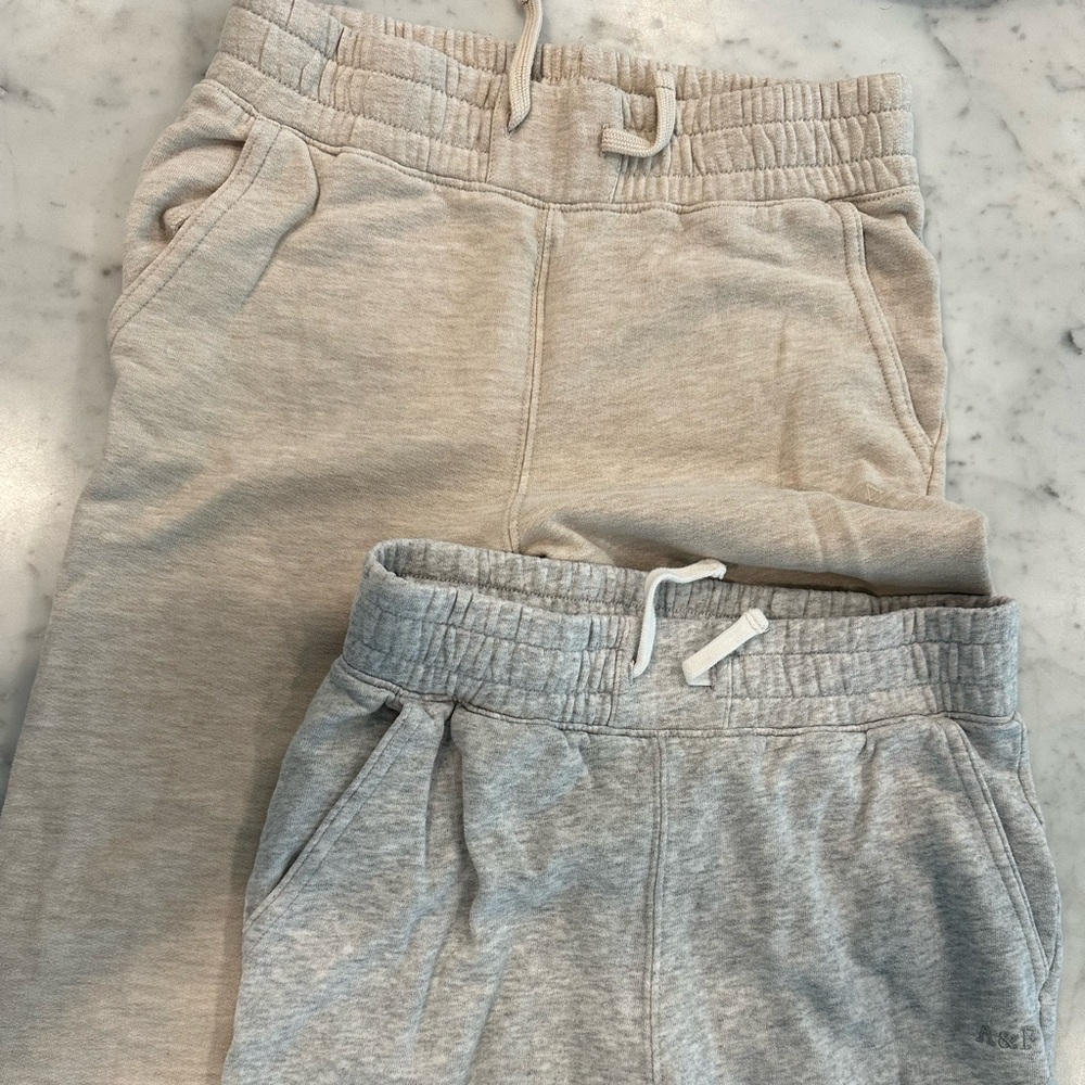 Two pairs girls Abercrombie & Fitch flare sweatpants - Beige and Gray size 9/10